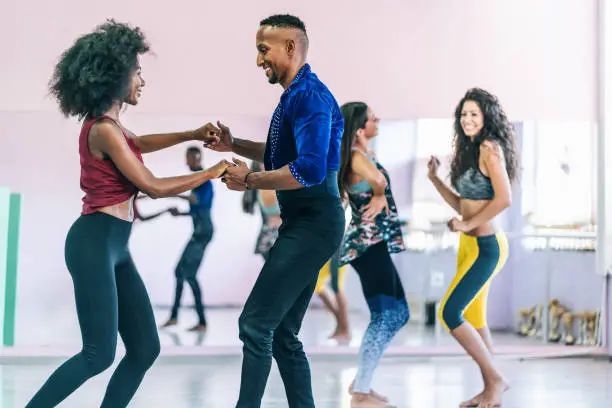 Bailes latinos: Salsa, Bachata, Cumbia, Rumba y Merengue